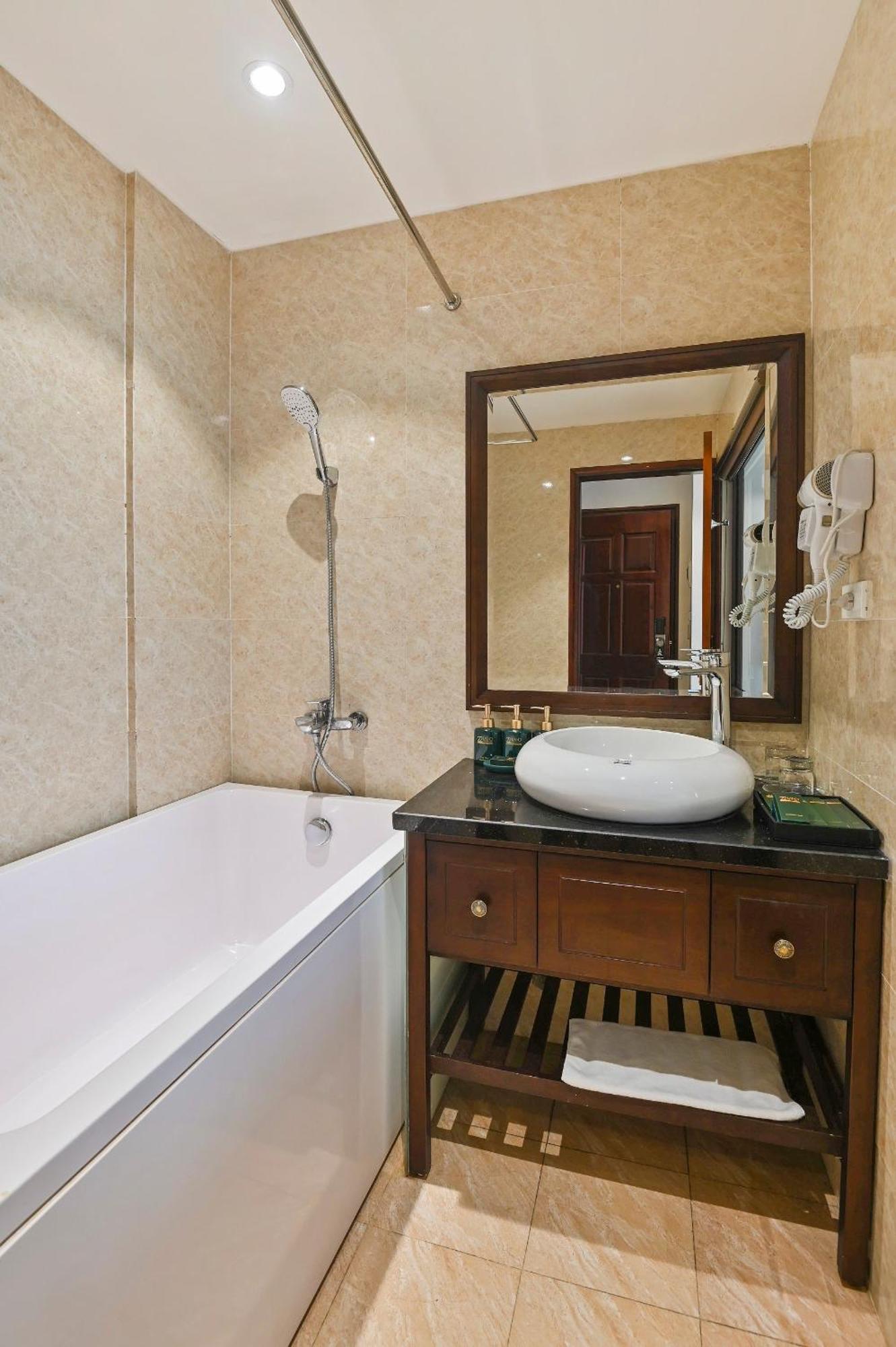 Sunny 22Land Residence Hotel 2 Hanoi Buitenkant foto